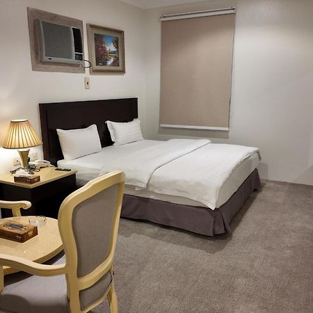 Al Furat Madayin Hotel Riyadh Exterior photo
